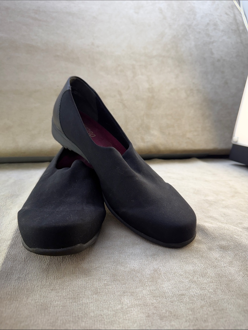 Munro Black Women's Slip-On Flats